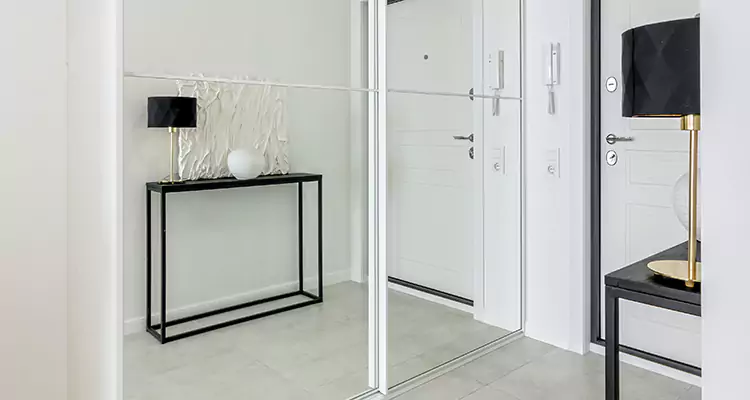 Mirrored Bifold Closet Doors Repair in Pine Hills, FL