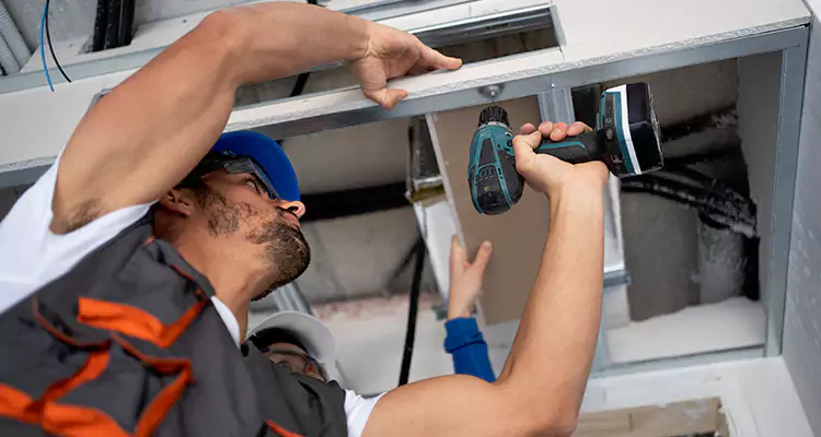 Emergency Overhead Door Repair in Pine Hills, FL