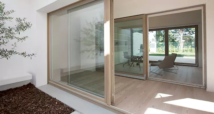 Sliding Screen Door Bottom Track Replacement in Pine Hills, FL